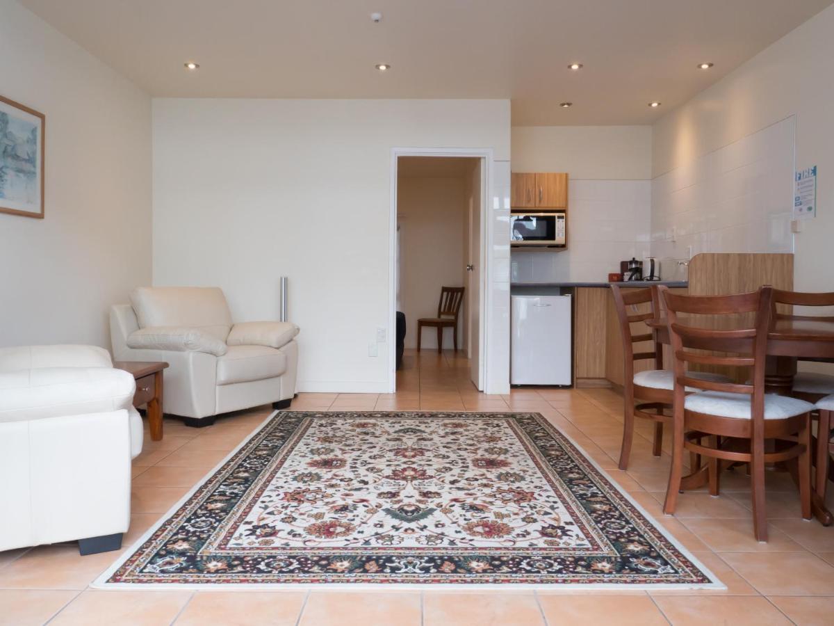 Commodores Lodge Russell Εξωτερικό φωτογραφία