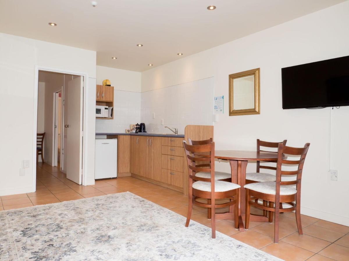 Commodores Lodge Russell Εξωτερικό φωτογραφία