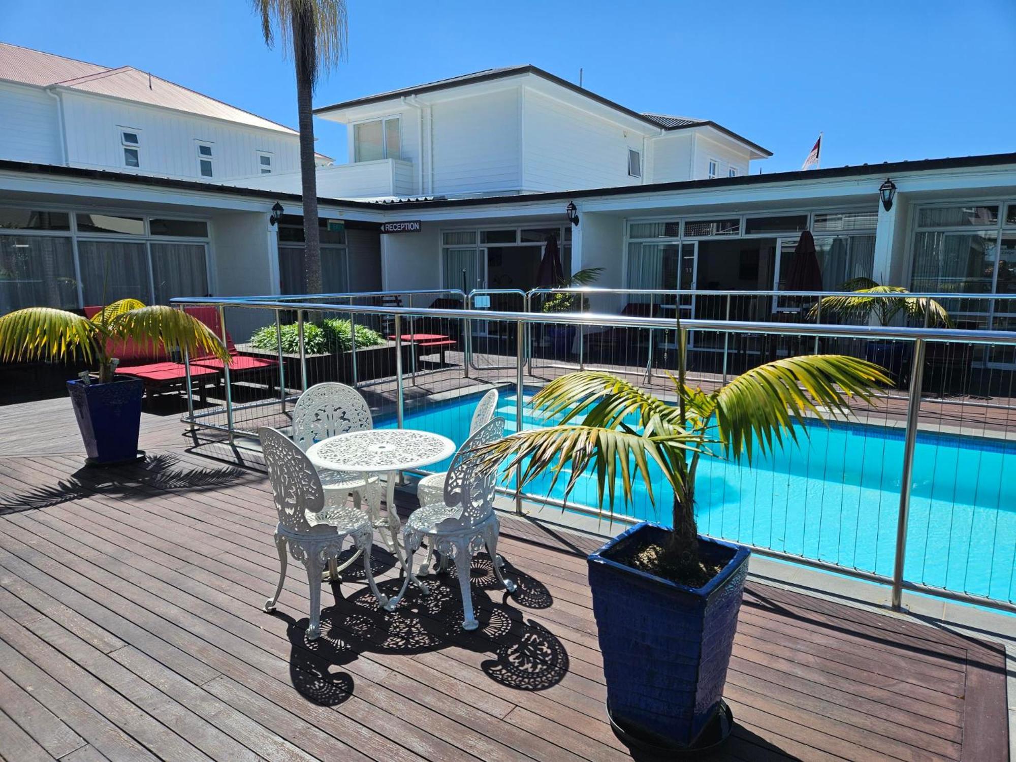 Commodores Lodge Russell Εξωτερικό φωτογραφία