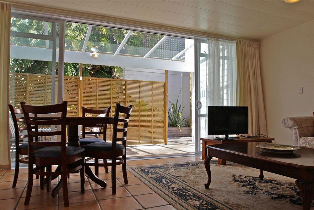 Commodores Lodge Russell Εξωτερικό φωτογραφία
