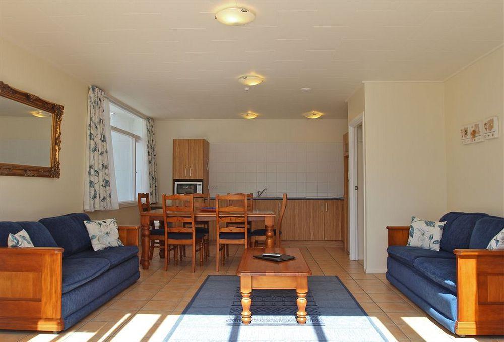 Commodores Lodge Russell Εξωτερικό φωτογραφία
