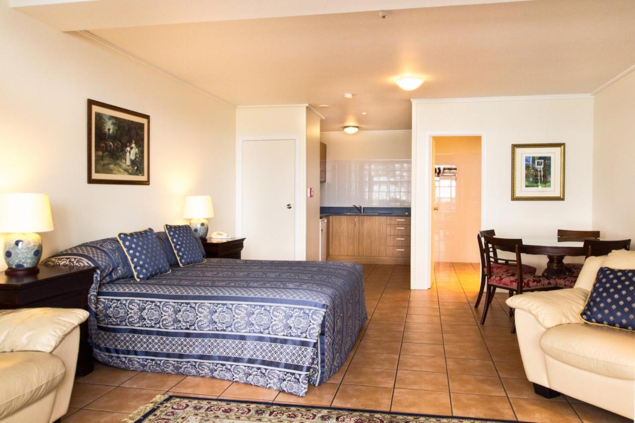 Commodores Lodge Russell Εξωτερικό φωτογραφία