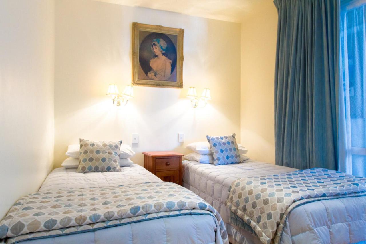 Commodores Lodge Russell Εξωτερικό φωτογραφία